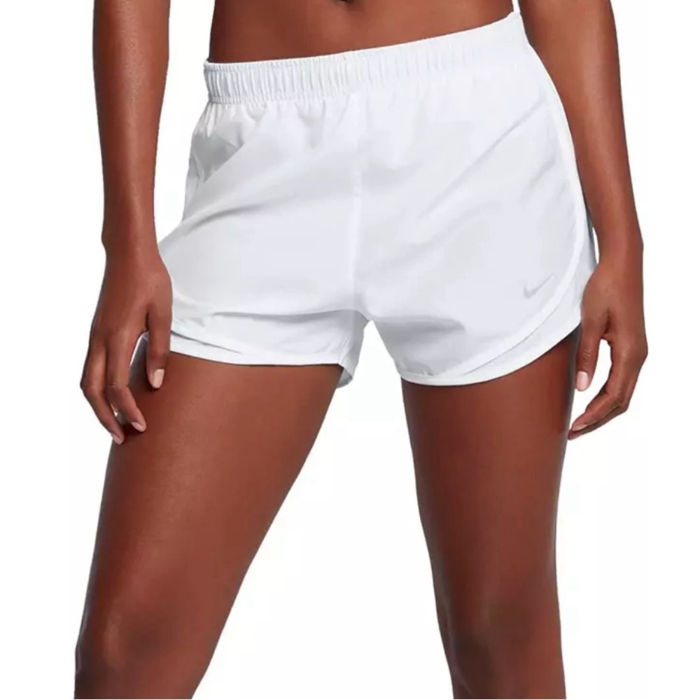 NIKE white running shorts SZ L
